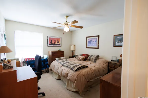 $825,000 | 1219 County Road 761, Devine, TX 78016