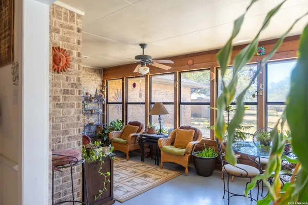 $825,000 | 1219 County Road 761, Devine, TX 78016