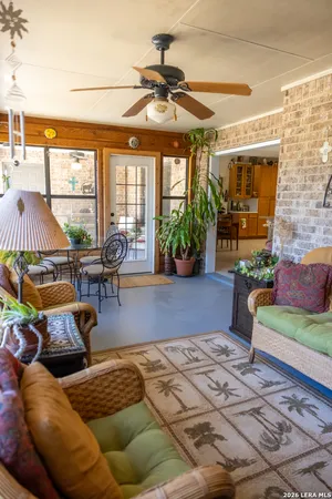 $825,000 | 1219 County Road 761, Devine, TX 78016