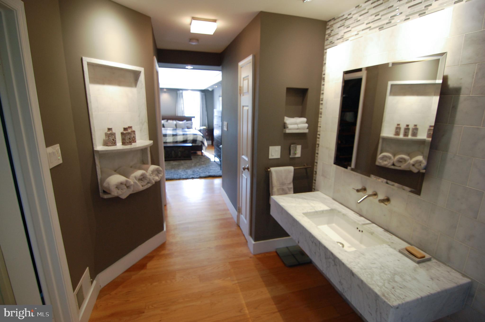 11605 Springhouse Place Reston, VA 20194 - Photo 11 of 24 Gallery Image 11