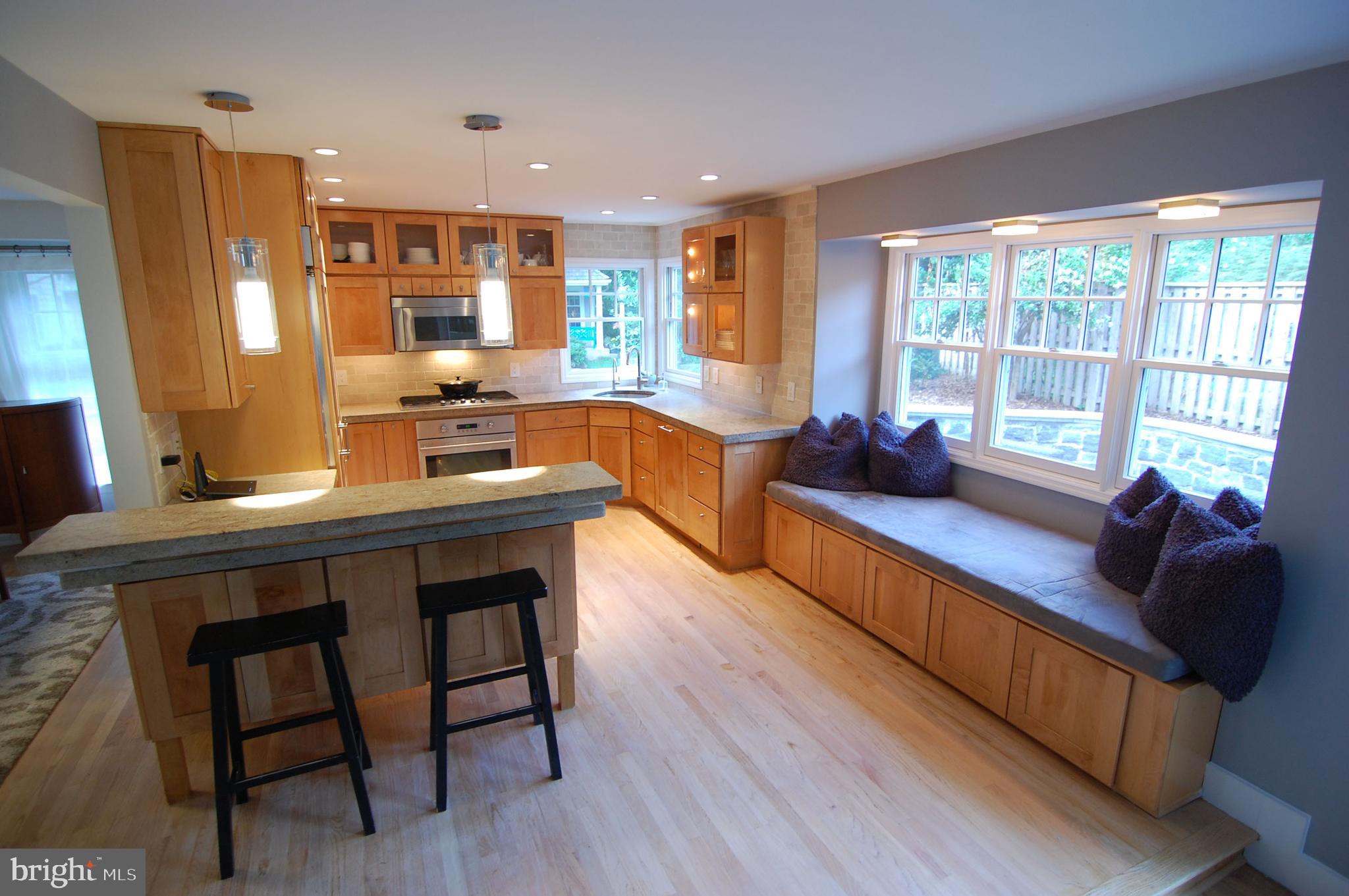 11605 Springhouse Place Reston, VA 20194 - Photo 3 of 24 Gallery Image 3