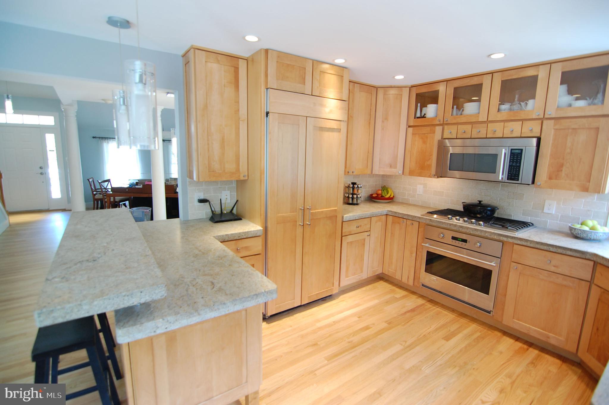 11605 Springhouse Place Reston, VA 20194 - Photo 4 of 24 Gallery Image 4