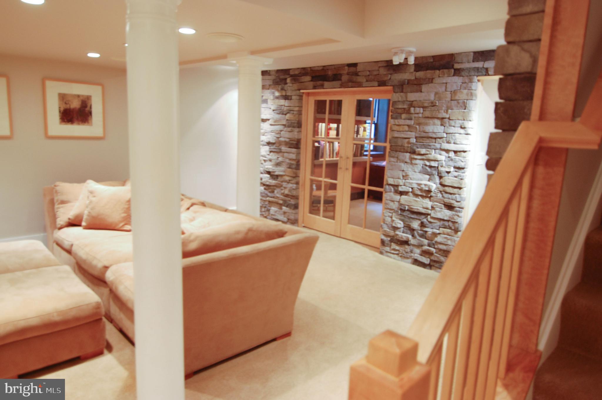 11605 Springhouse Place Reston, VA 20194 - Photo 6 of 24 Gallery Image 6