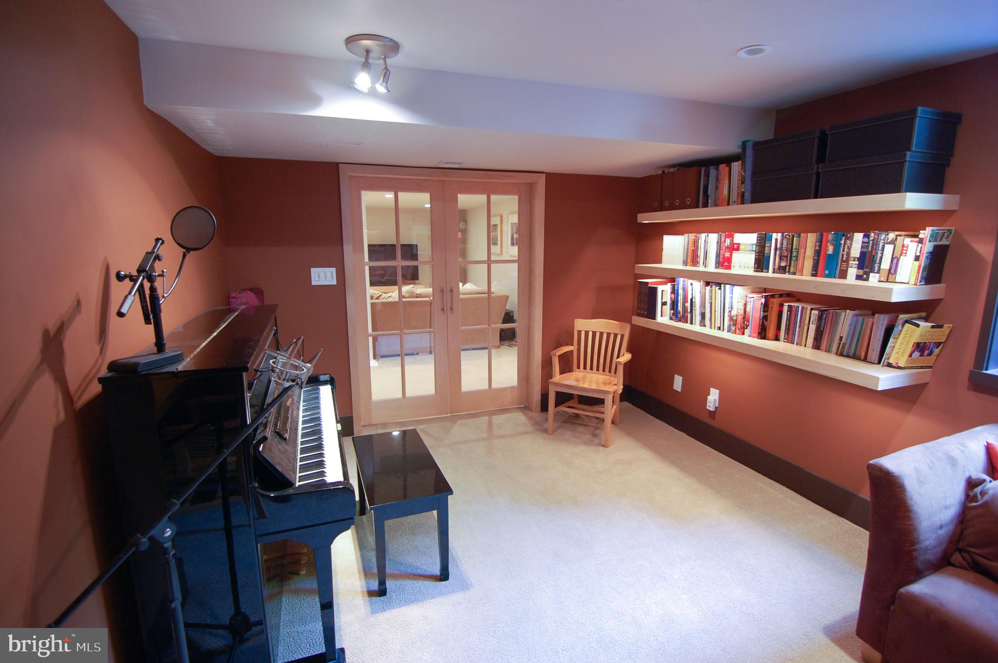 11605 Springhouse Place Reston, VA 20194 - Photo 8 of 24 Gallery Image 8