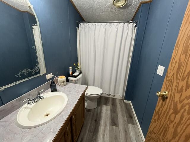 7136 Tannery Road, Unit 19 Two Rivers, WI 54241 - Photo 21 of 21 2nd bath