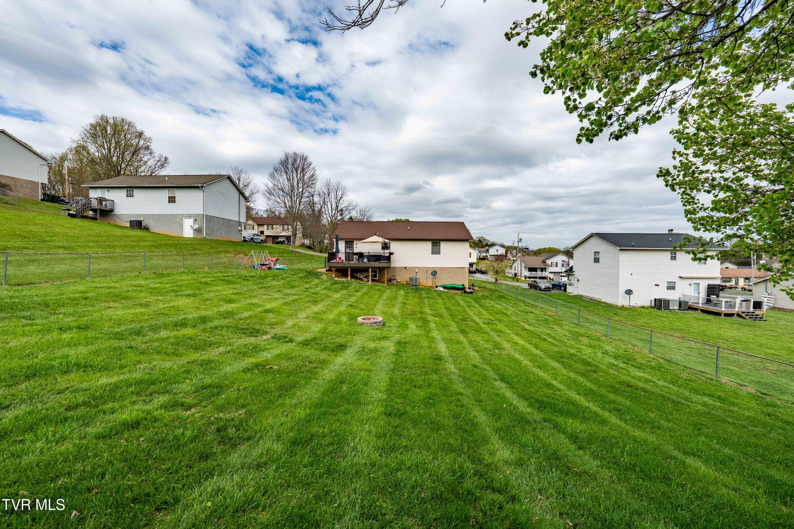 253 Springview Drive Gray, TN 37615 - Photo 36 of 45 253 Springview Dr (15 of 46)