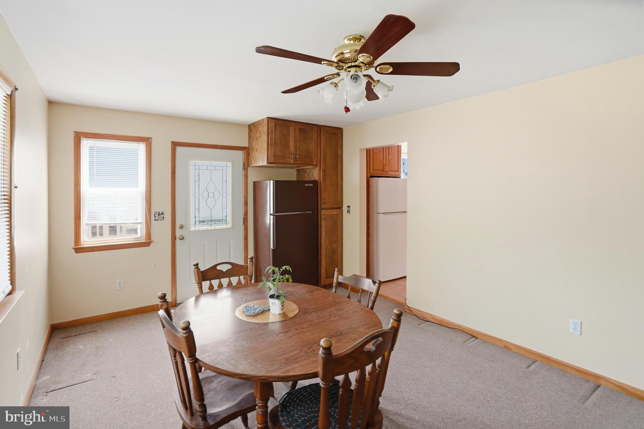 8240 Longpoint Road Baltimore, MD 21222 - Photo 11 of 25 Great Space for Dinner Parties