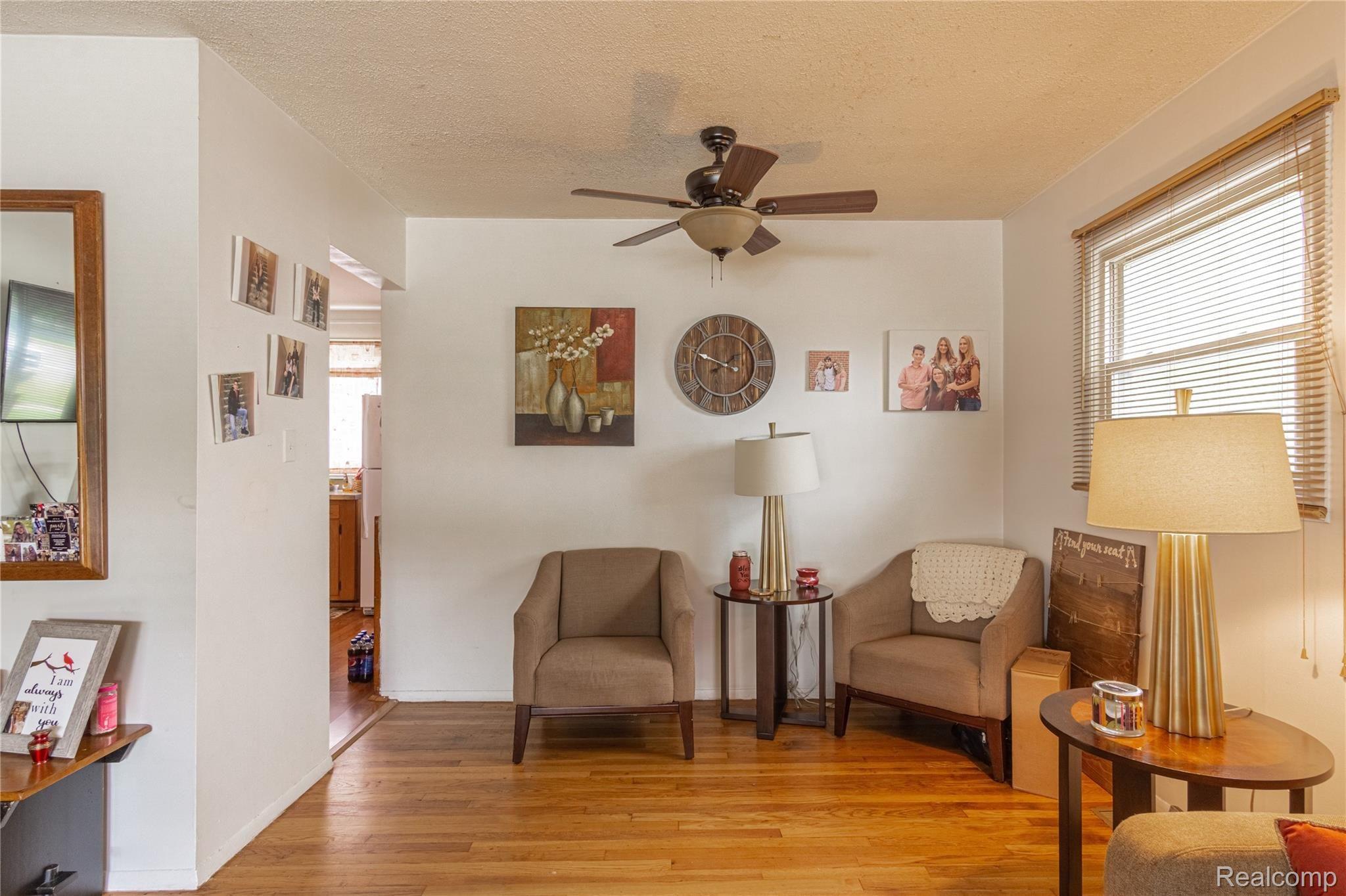4801 Auburn Road Utica, MI 48317 - Photo 20 of 35 Interiors (7 of 24).jpg