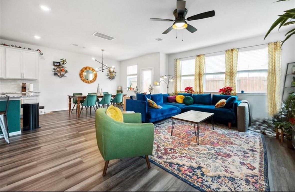 5527 Cuerta Street Houston, TX 77023 - Photo 5 of 17 Spacious living room with natural light that pours through