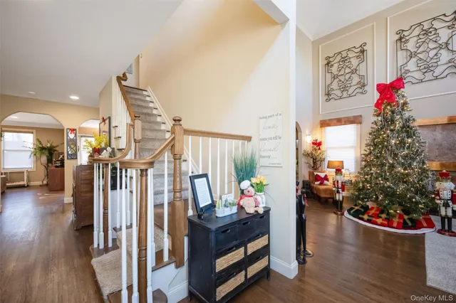 $1,950,000 | 1680 Lake Avenue, Merrick, NY 11566