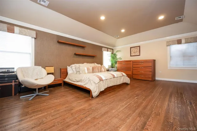 $1,899,000 | 1680 Lake Avenue, Merrick, NY 11566