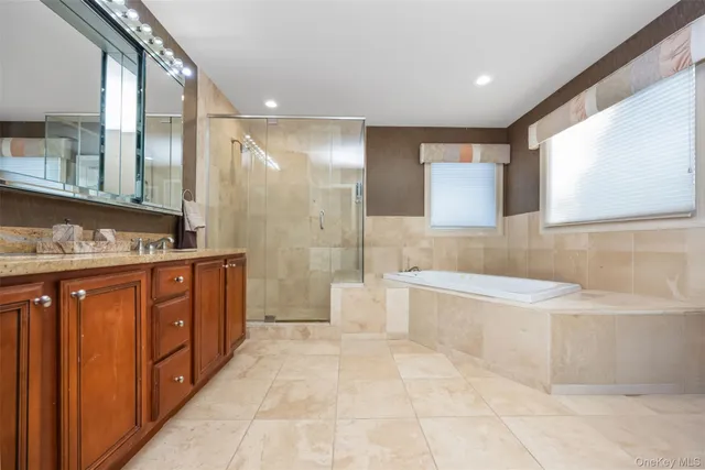 $1,899,000 | 1680 Lake Avenue, Merrick, NY 11566