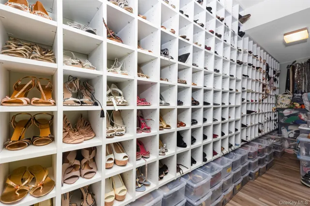 $1,950,000 | 1680 Lake Avenue, Merrick, NY 11566