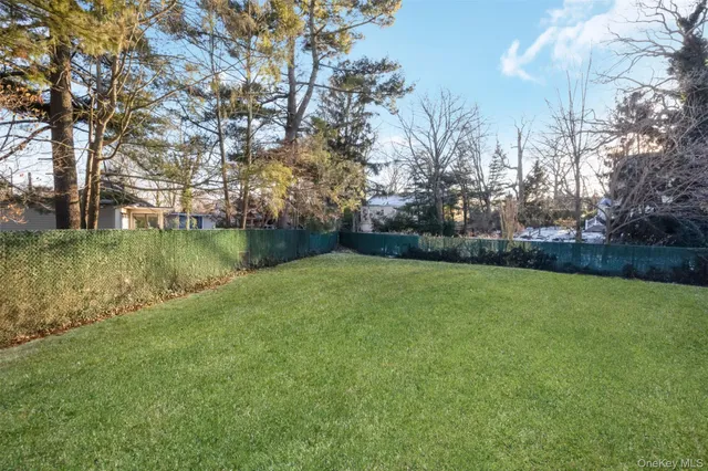 $1,950,000 | 1680 Lake Avenue, Merrick, NY 11566