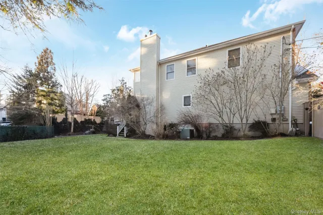 $1,950,000 | 1680 Lake Avenue, Merrick, NY 11566