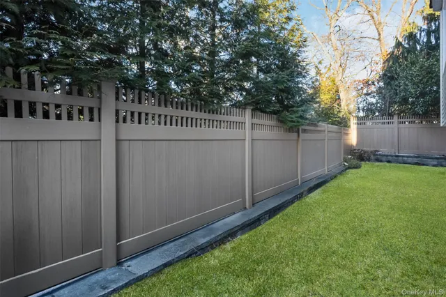 $1,899,000 | 1680 Lake Avenue, Merrick, NY 11566