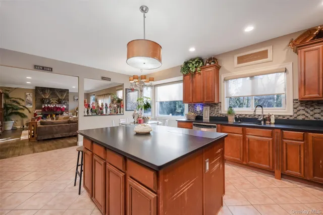 $1,950,000 | 1680 Lake Avenue, Merrick, NY 11566