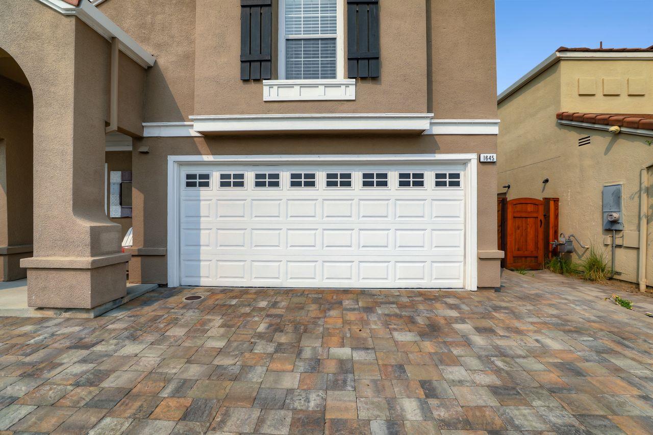 1645 Klipspringer Drive San Jose, CA 95124 - Photo 2 of 47 a view of a garage