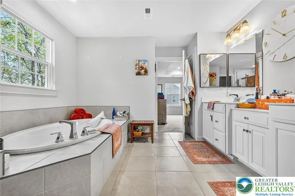 $1,099,000 | 1606 Watson Loop, Fogelsville, PA 18051