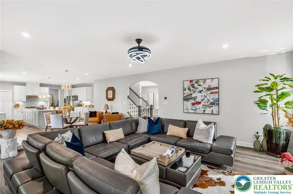 $1,099,000 | 1606 Watson Loop, Fogelsville, PA 18051