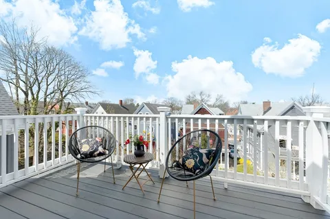 $850,000 | 42 Banks Street, Unit 3, Somerville, MA 02144