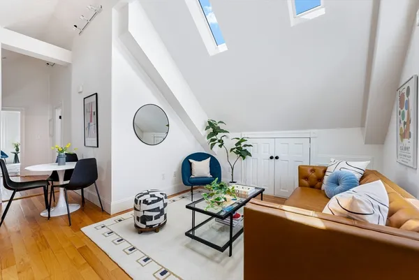 $898,000 | 42 Banks Street, Unit 3, Somerville, MA 02144