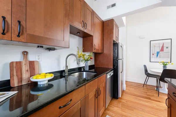 $898,000 | 42 Banks Street, Unit 3, Somerville, MA 02144