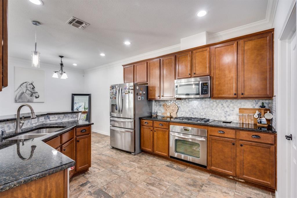 9979 Boyton Canyon Road Frisco, TX 75035 - Photo 10 of 25