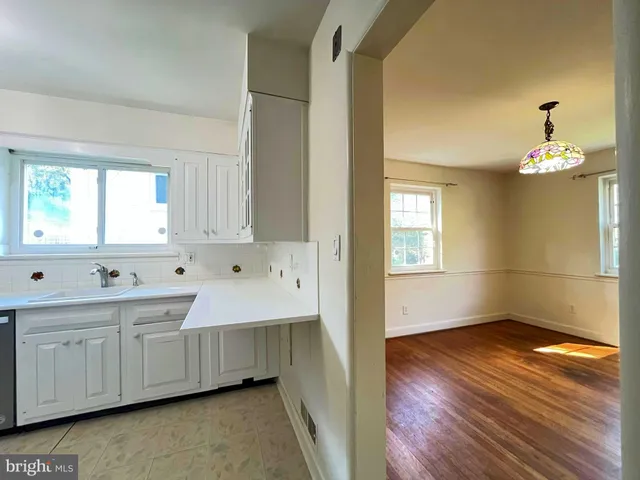 $3,450 | 5612 Massachusetts Avenue, Bethesda, MD 20816