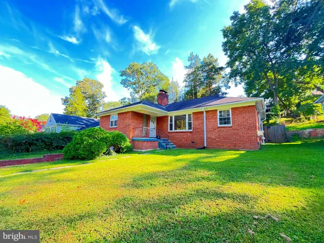 $3,450 | 5612 Massachusetts Avenue, Bethesda, MD 20816