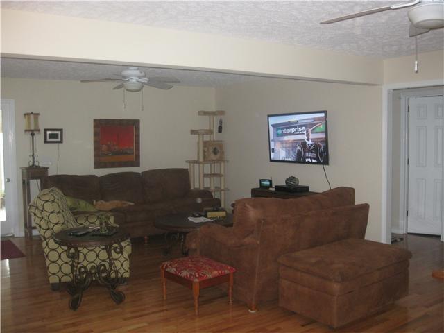3546 Riverview Road Lewisburg, TN 37091 - Photo 2 of 16 Living Room