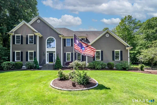 $1,150,000 | 10 Canterbury Lane, Newtown, CT 06482