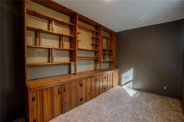 $360,000 | 18680 State Rd Uu, Jameson, MO 64647