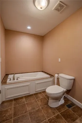 $360,000 | 18680 State Rd Uu, Jameson, MO 64647