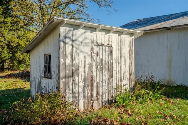 $360,000 | 18680 State Rd Uu, Jameson, MO 64647