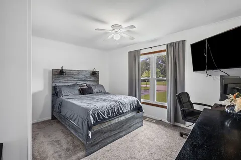 $239,999 | 18111 West Twin Lakes Boulevard, Grayslake, IL 60030