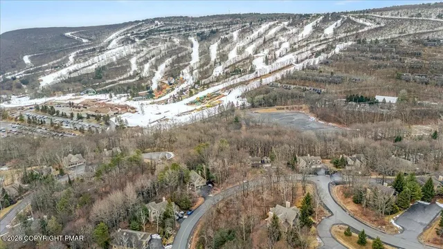 $769,900 | 723 Lower Deer Valley Road, Tannersville, PA 18372