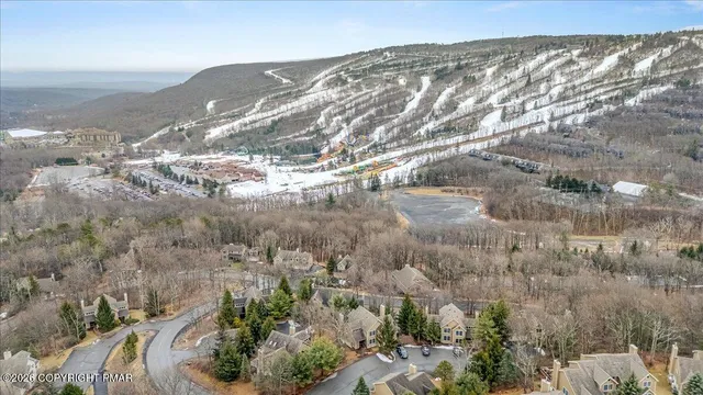 $769,900 | 723 Lower Deer Valley Road, Tannersville, PA 18372