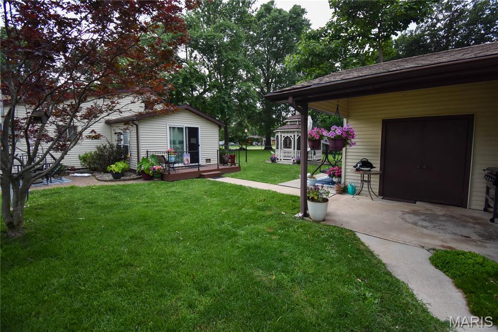 301 West 3rd N Street Mount Olive, IL 62069 - Photo 9 of 25