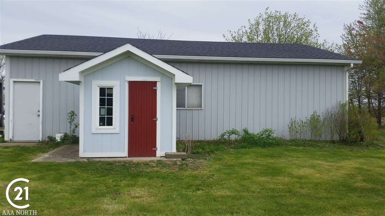 987 Lathrop Road Allenton, MI 48002 - Photo 8 of 9 31318520-7.JPG