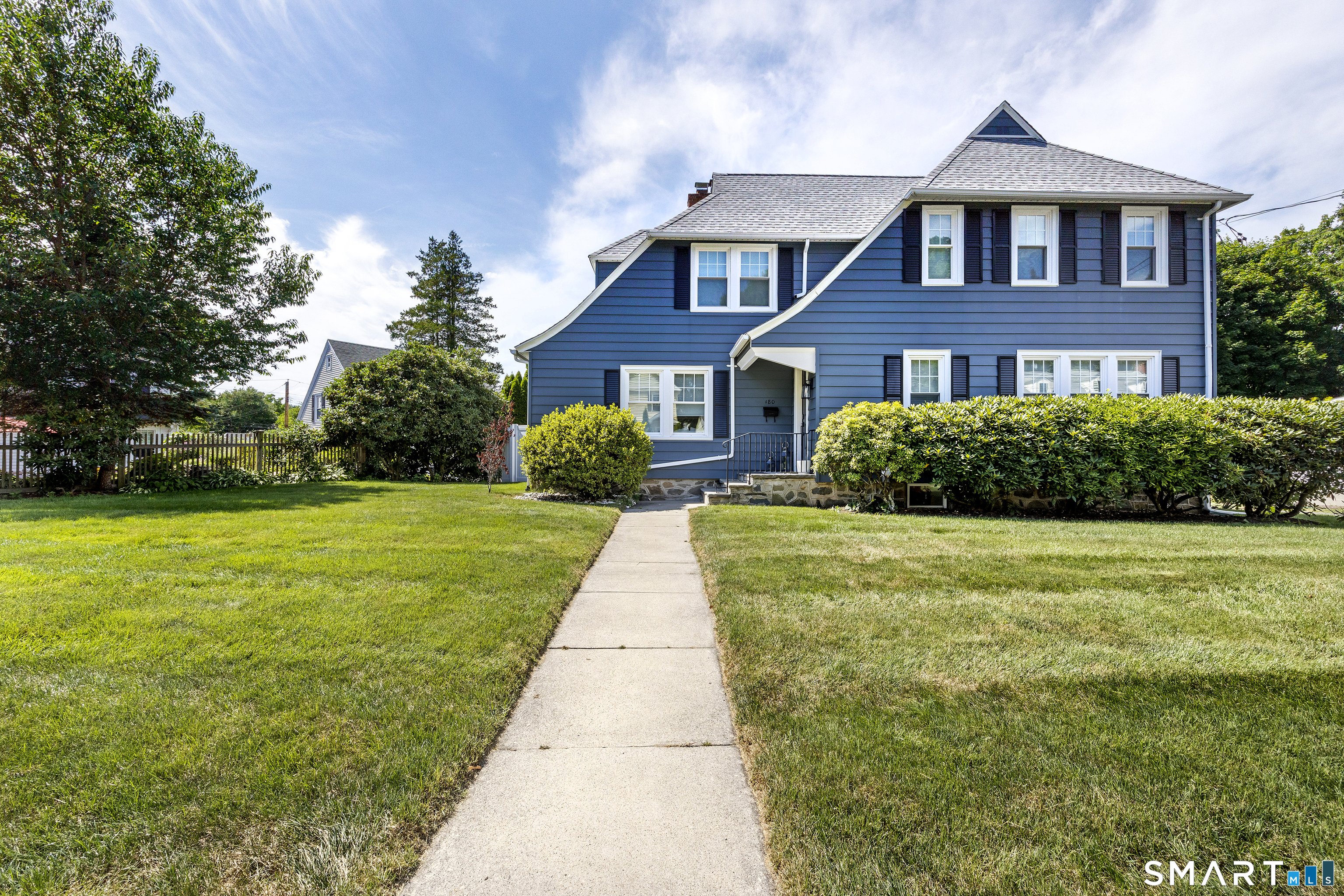 180 Rockland Road Fairfield, CT 06825 - Photo 3 of 36