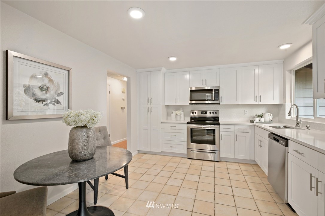 15907 Southeast 176th Place Renton, WA 98058 - Photo 10 of 30 Gallery Image 10