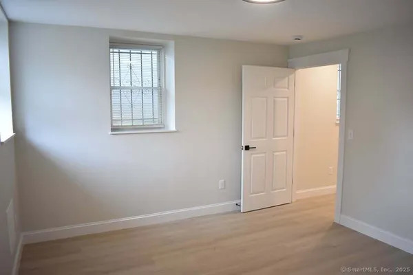 $1,500 | 54 Dixwell Avenue, New Haven, CT 06511