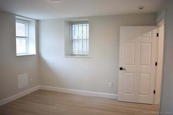 $1,500 | 54 Dixwell Avenue, New Haven, CT 06511