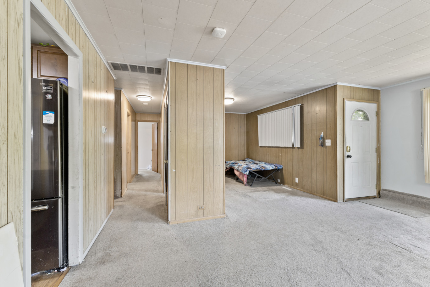 8 Sparrow Road Carpentersville, IL 60110 - Photo 11 of 23 Gallery Image 11