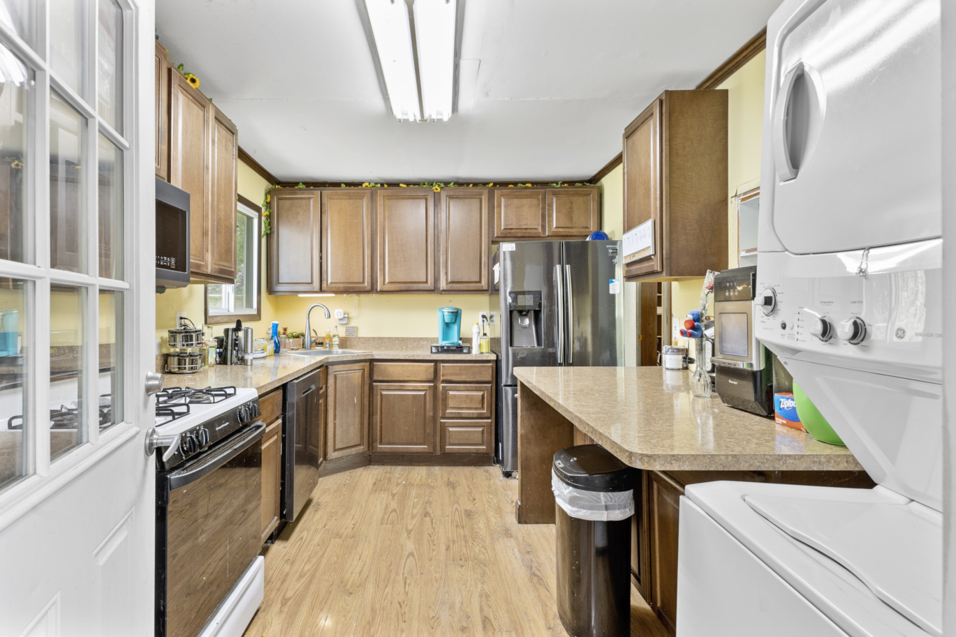 8 Sparrow Road Carpentersville, IL 60110 - Photo 5 of 23 Gallery Image 5