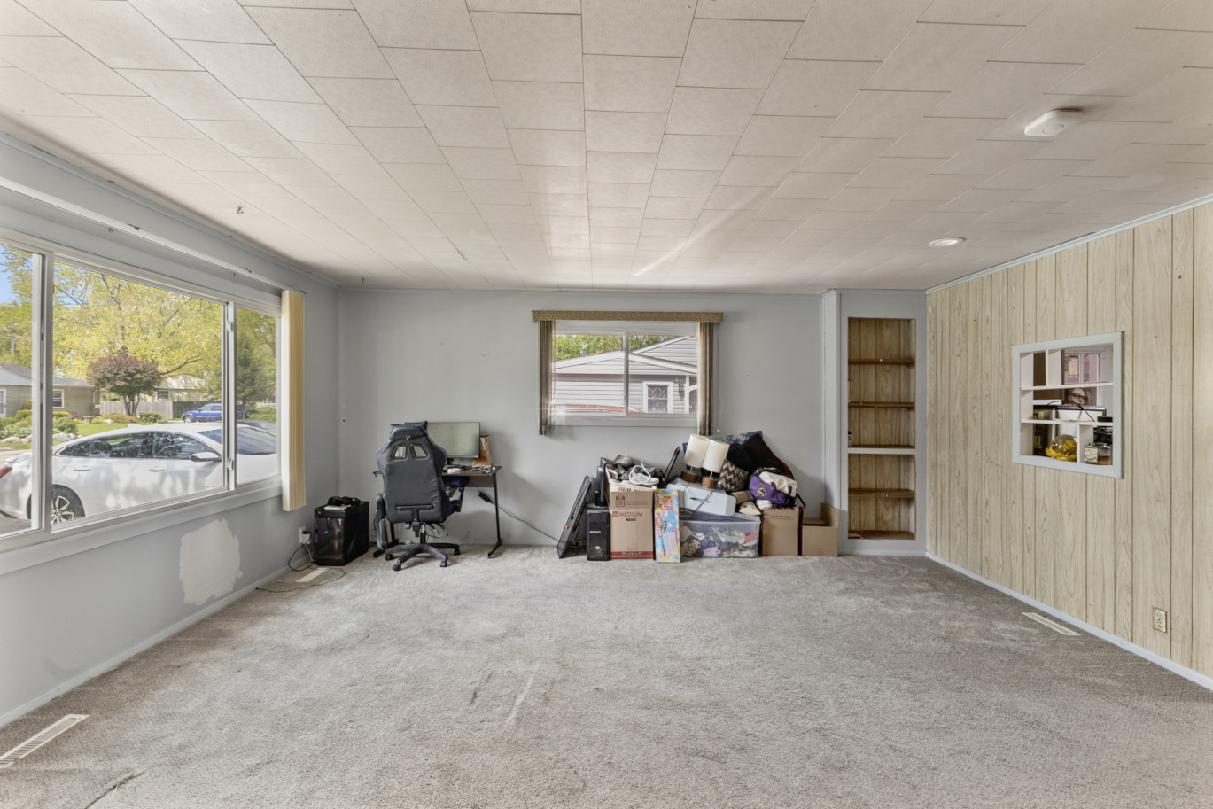 8 Sparrow Road Carpentersville, IL 60110 - Photo 6 of 23 Gallery Image 6