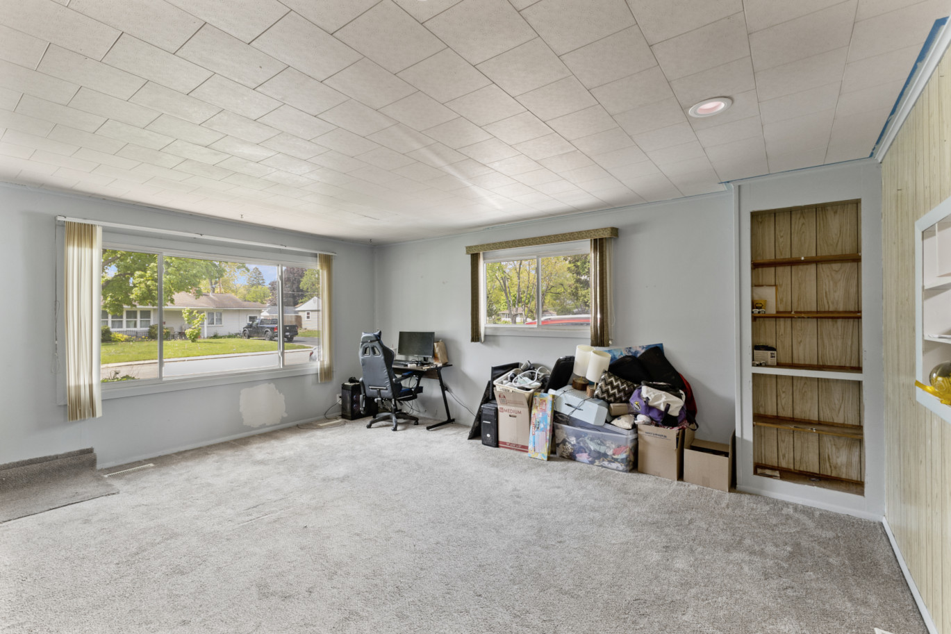 8 Sparrow Road Carpentersville, IL 60110 - Photo 7 of 23 Gallery Image 7