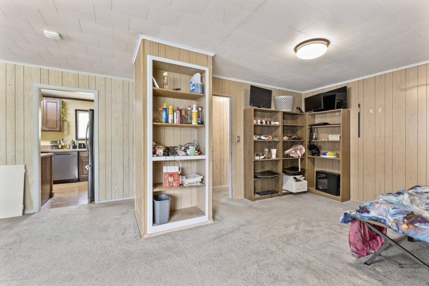 8 Sparrow Road Carpentersville, IL 60110 - Photo 10 of 23 Gallery Image 10
