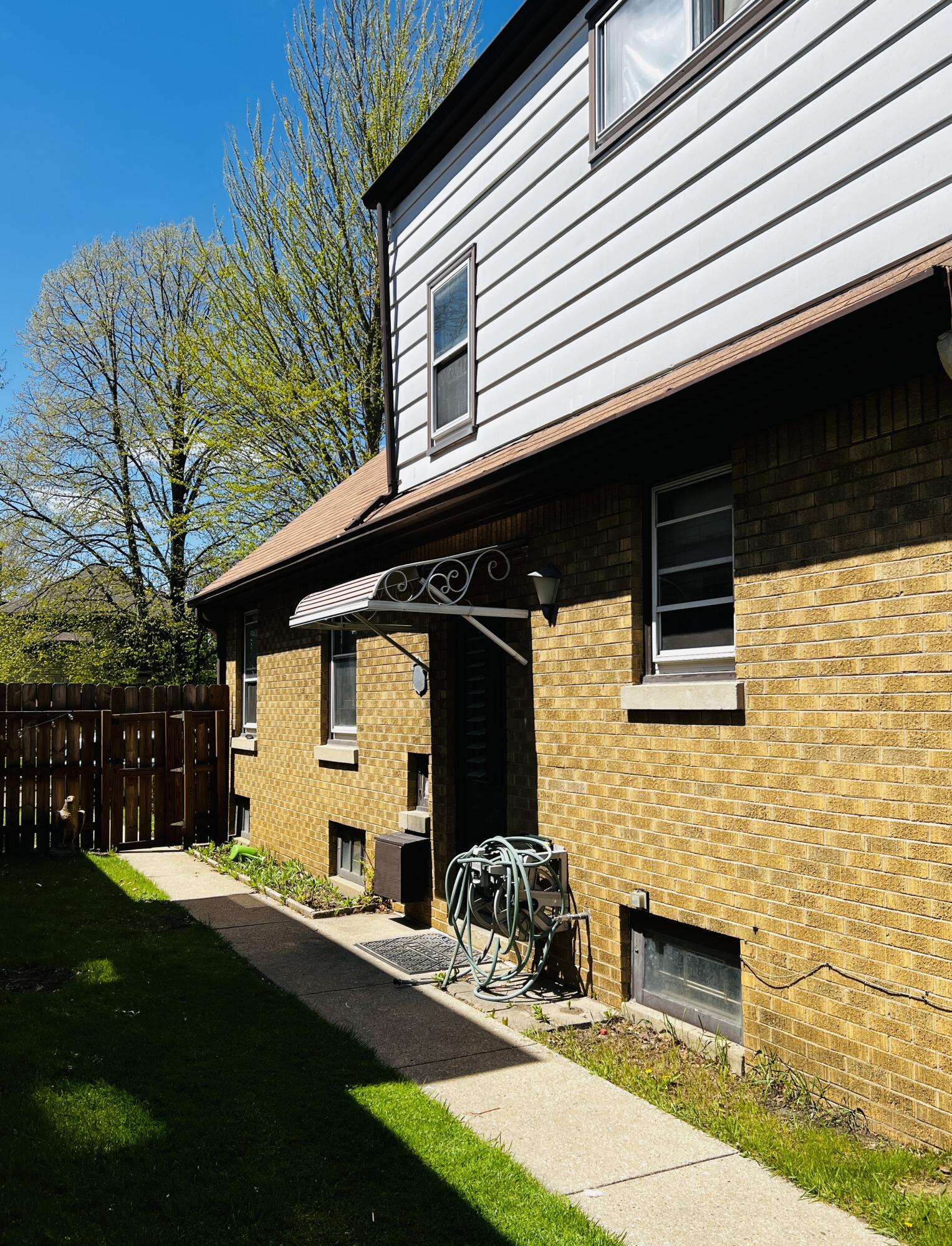 3140 South 28th Street Milwaukee, WI 53215 - Photo 2 of 24 South side entrance